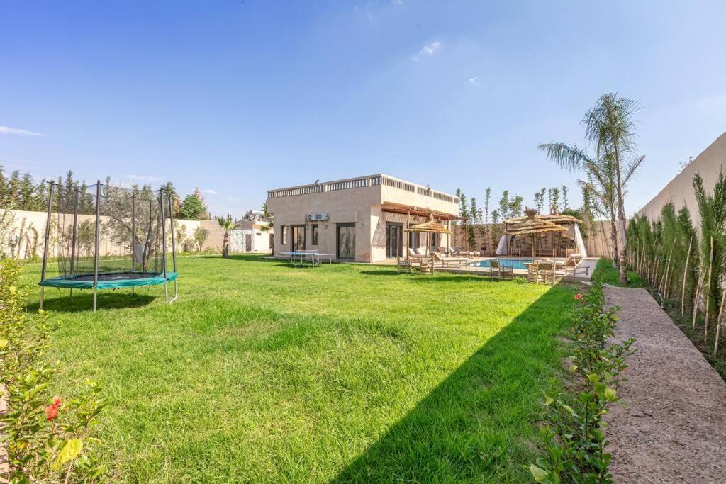 Villa Leila,Piscine , Grand Jardin, Jeux , Cuisiniere Marrakesh Esterno foto